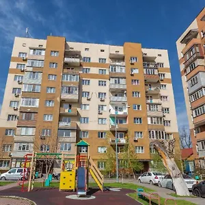 светлая рядом с парком горького , Алматы Казахстан